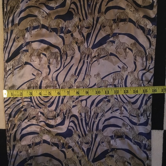 Zebra Scarf - Picture 5 of 5